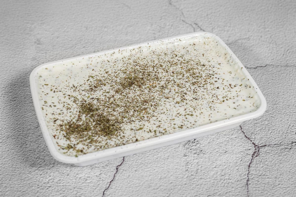 Mast-o-Mosir (Garlic Yogurt)