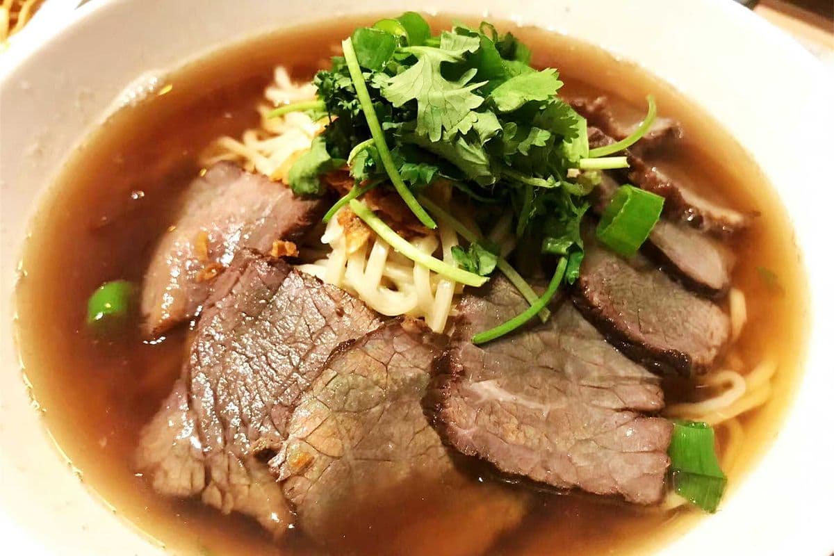 清汤牛肉面(不辣)Stewed beef noodles (not spicy)