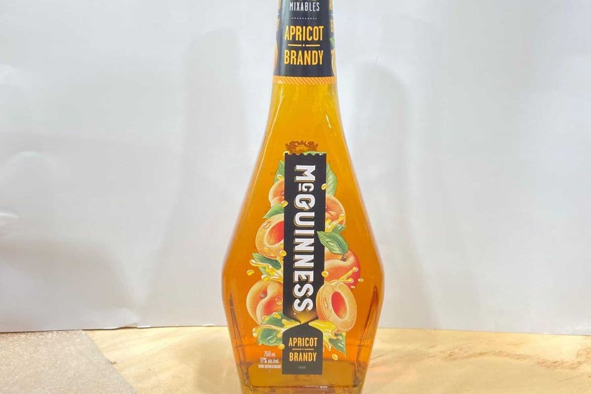 MCGUINNESS APRICOT BRANDY 750 ML (1 x 750 ML)