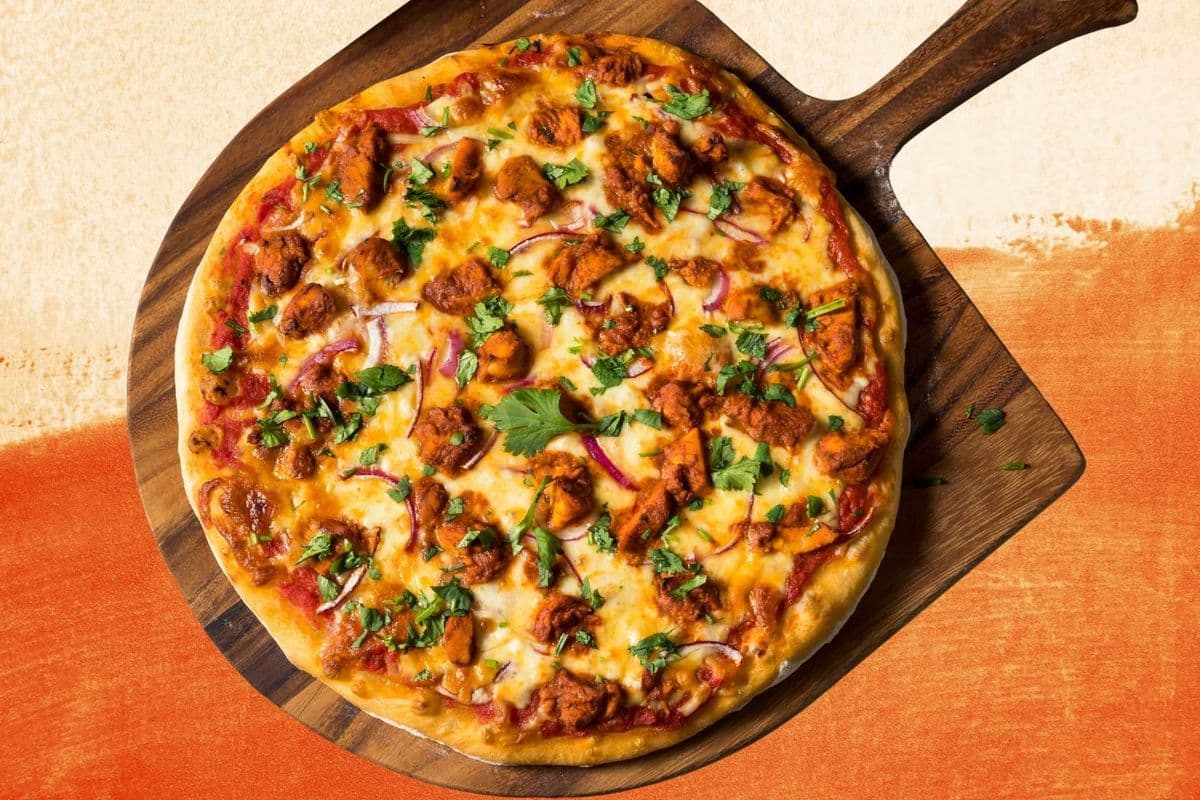 Chickshroom Pizza (100% HALAL) (5 Toppings and 1 Free Dip)