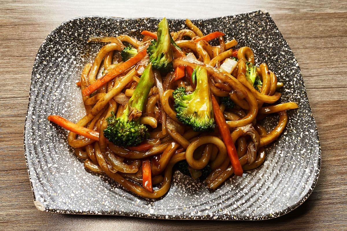 36. Udon frit aux légumes