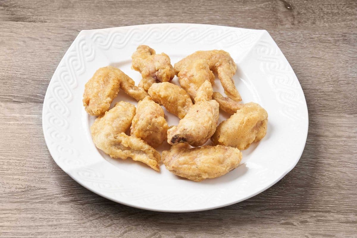 9. Fried Chicken Wings (10 pcs)