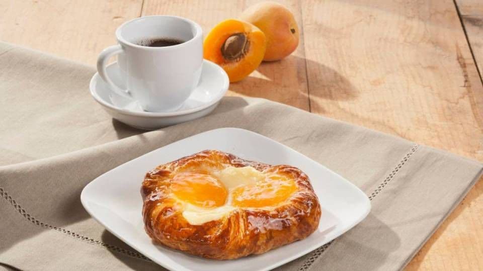 Danoise abricots & fromage à la crème / Apricot & Cream Cheese Danish