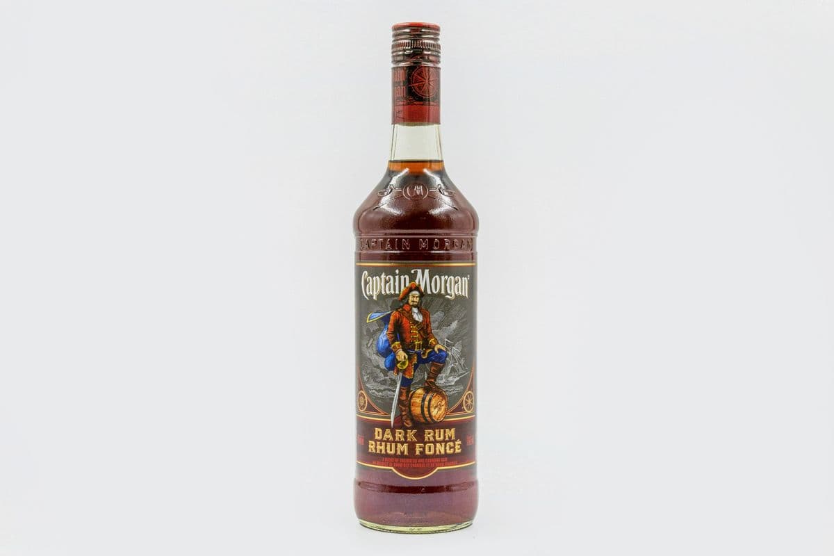 Captain Morgan Dark Rum (1 x 750 ml)