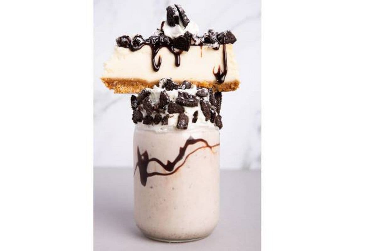 Oreo Cheesecake - Super Freakshakes