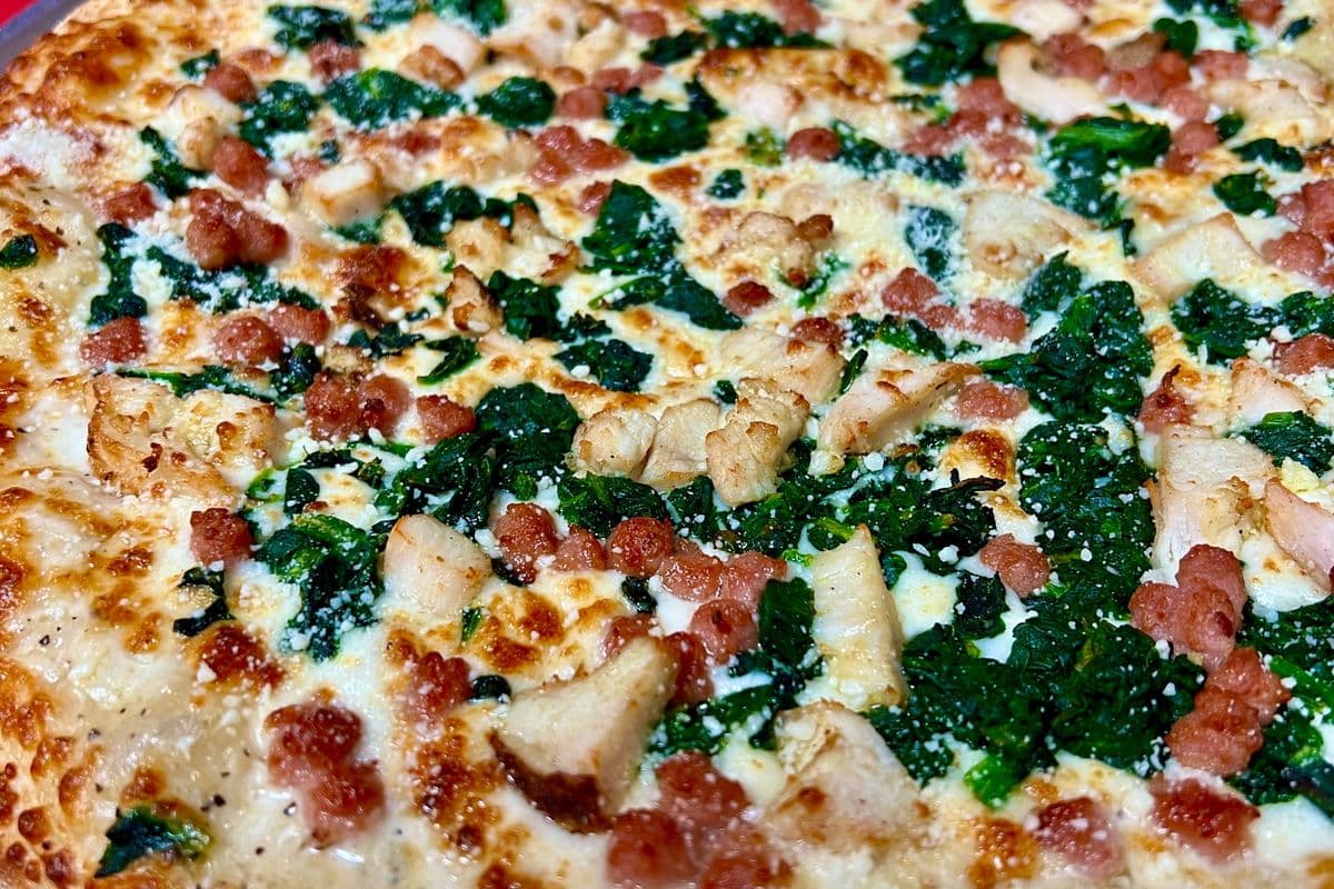 16" X-Large Chicken Caesar Pizza