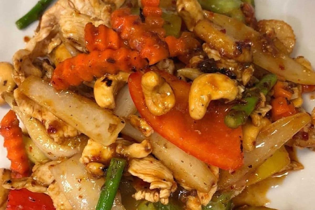21. Chicken with Cashew Nut