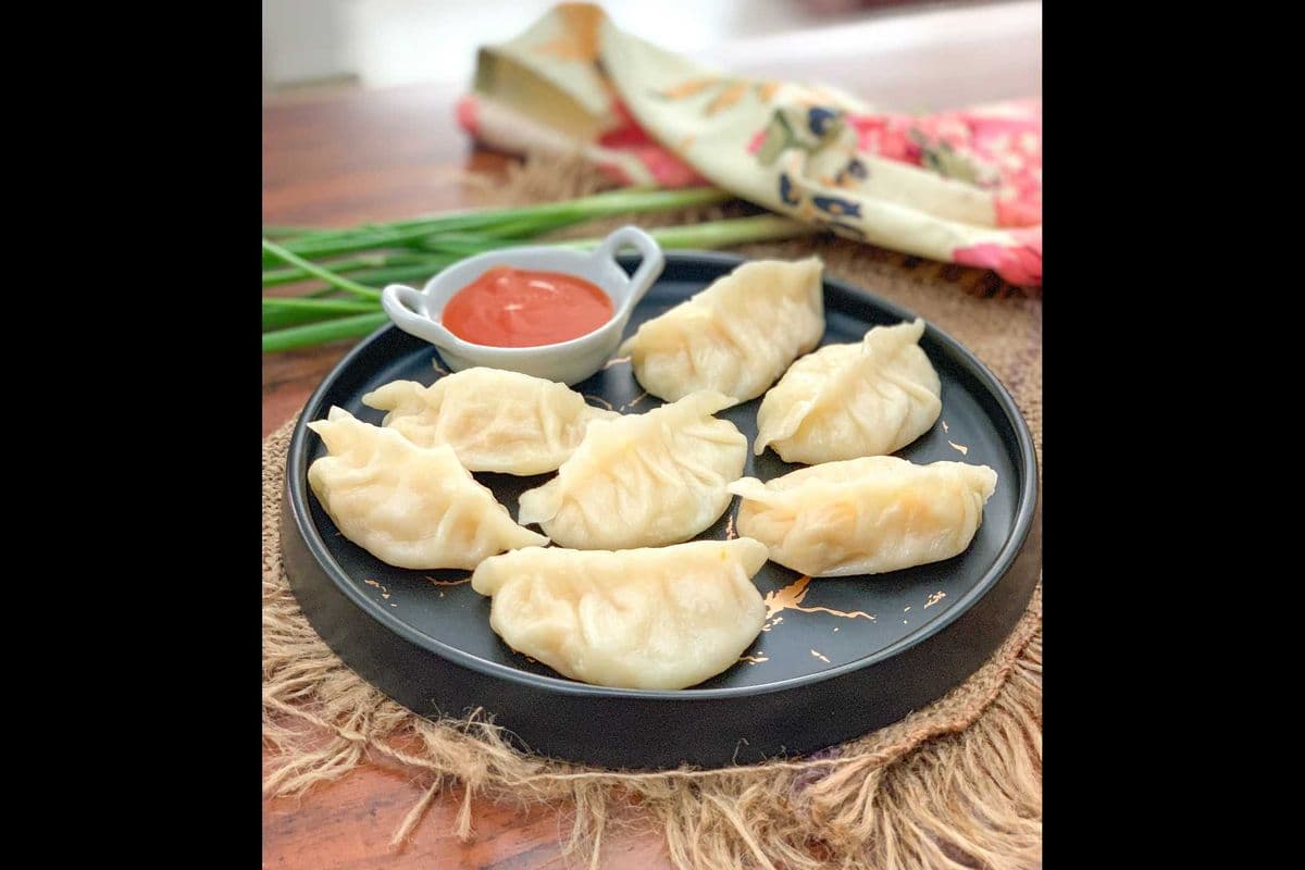 Steam Momo's Veg