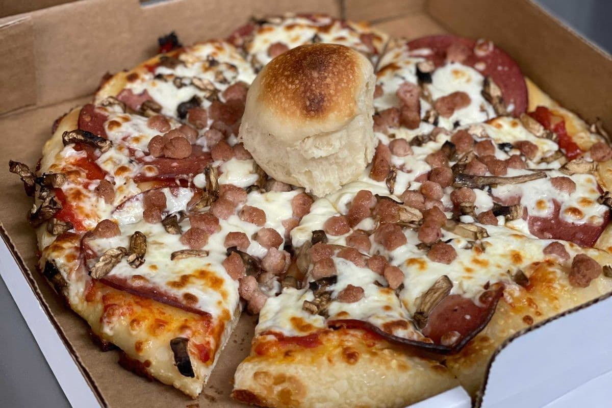 21. 14" Pepperoni, Mushroom, Bacon Pizza (CANADIAN)