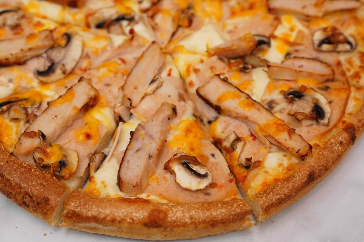 Medium Chicken Mushroom Melt + 2 FREE DRINKS