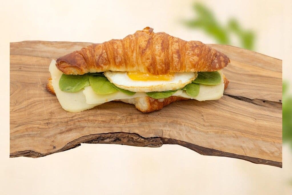 BREAKFAST MENU - VEGETARIAN CROISSANT SANDWICH