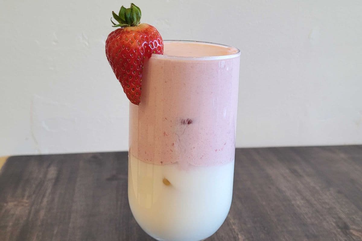 Iced Strawberry Latte