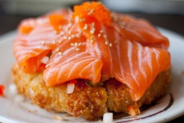 A8 Salmon Sushi Pizza (6 pcs)