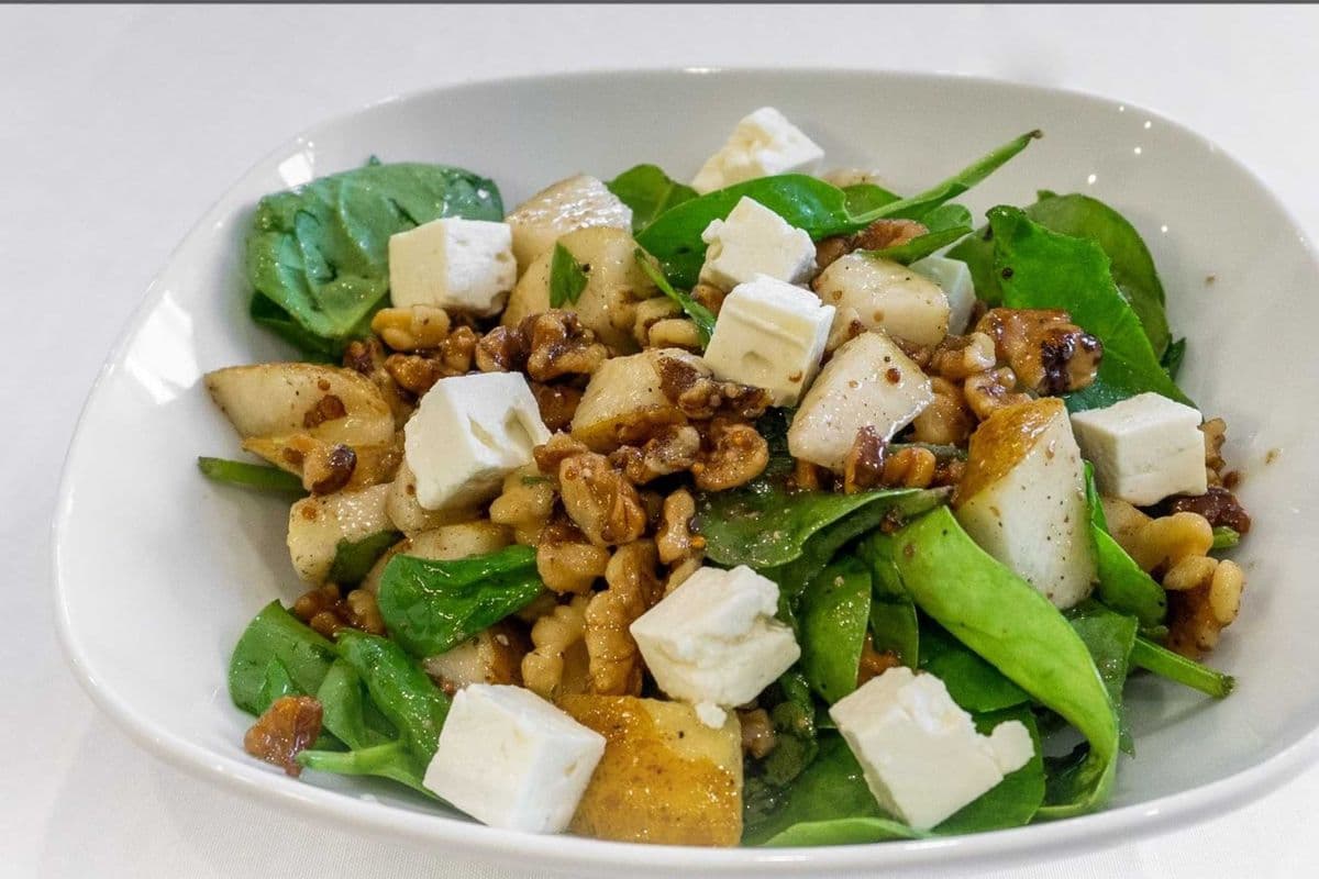 Pear & Walnut Salad