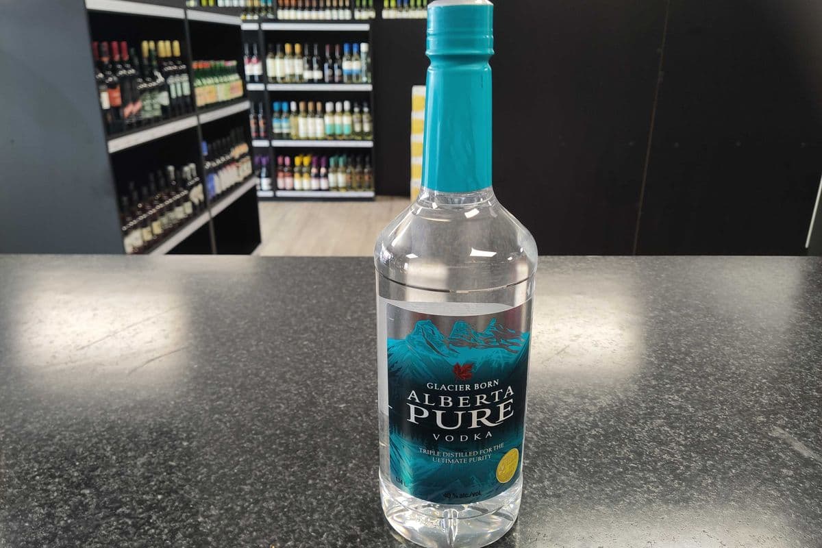 Alberta Pure Vodka (1 x 1.14 L Bottle)