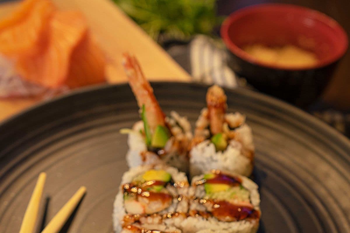 Salmon Sashimi & Dynamite Roll
