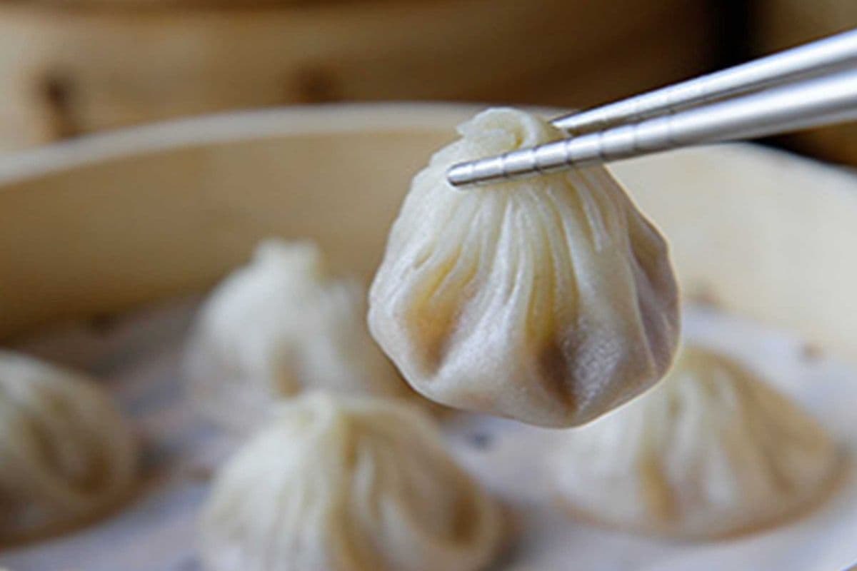Steamed XO Sauce and Pork Soup Dumplings (6 pcs) XO醬小籠湯包