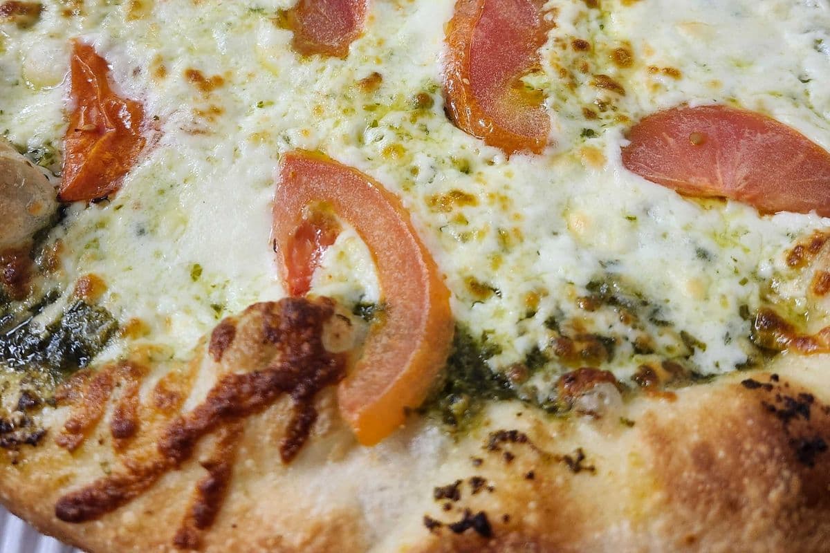 17. 14" Large Caprese Pizza