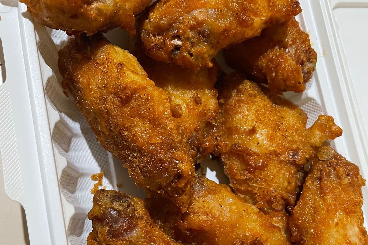 70.Golden Chicken Wings (10pc)(炸鸡中翅)