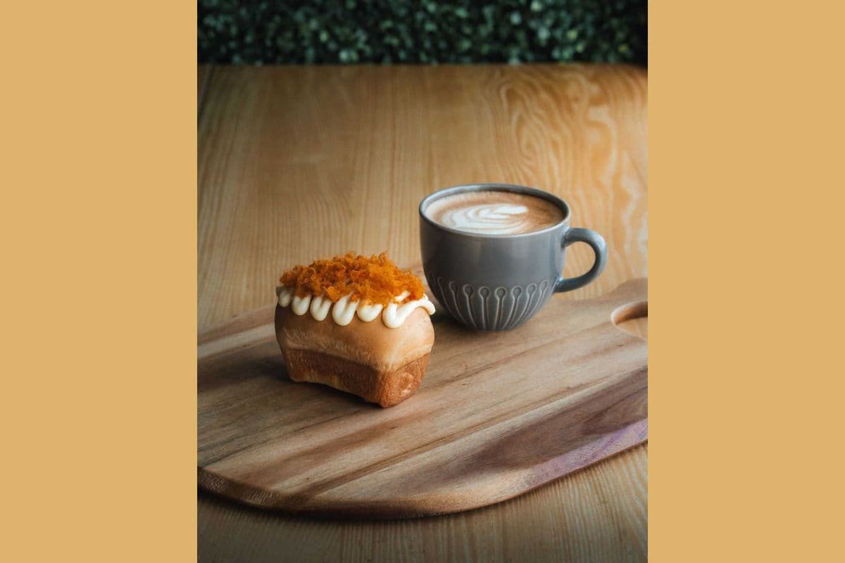 Lava Cream Cheese Bun