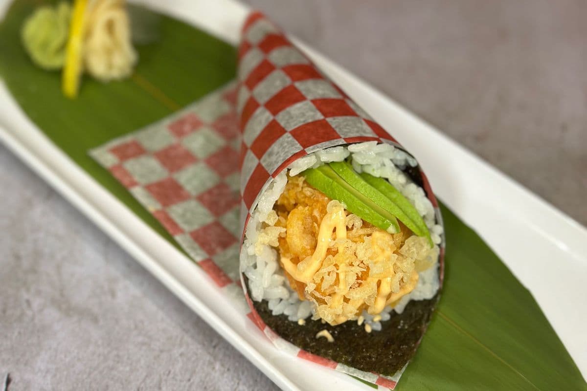 Spicy Salmon Handroll (1pc)