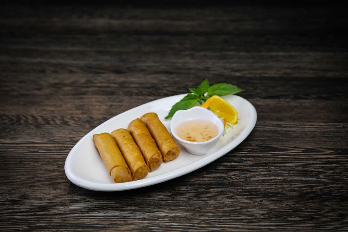 1. House Special Spring Rolls (Veg) (4 pcs)