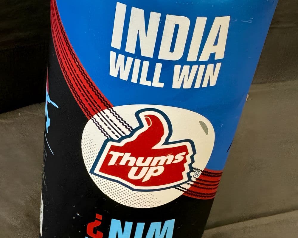THUMS UP