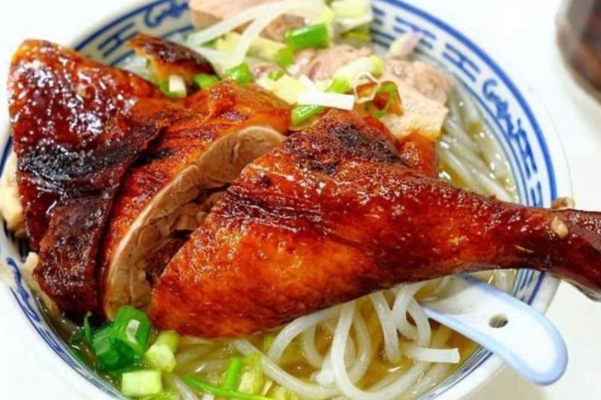 Soy sauce Chicken Leg with Thick Vermicelli - 豉油雞腿瀨