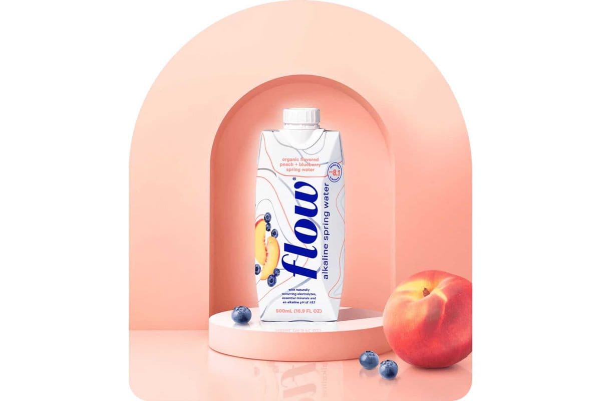 Flow : Organic Peach and Blueberry Flavoured Water (500 ml)