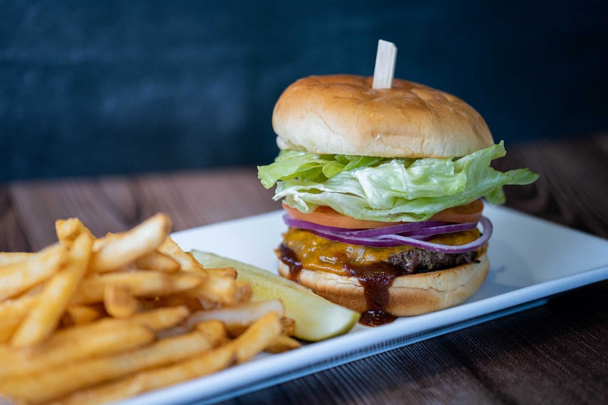 LEFTY's 1996 BEEF BURGER