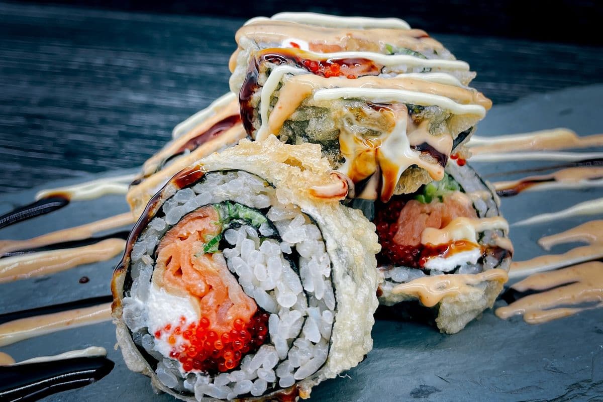 C12. Volcano Roll (5 Pcs)
