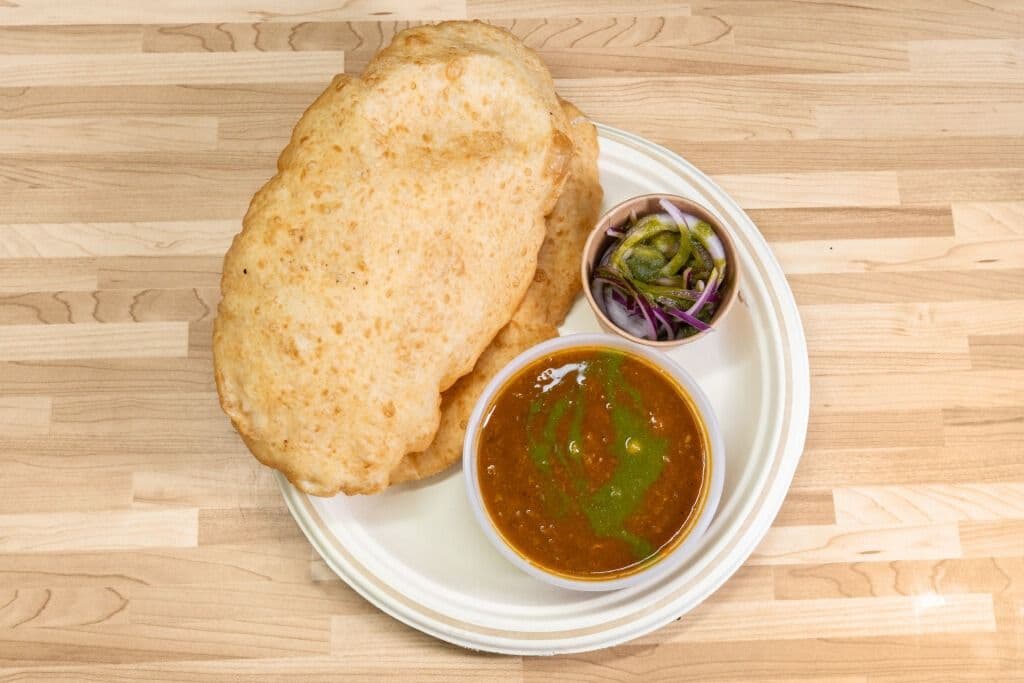 Chole Bhature (2 pc)