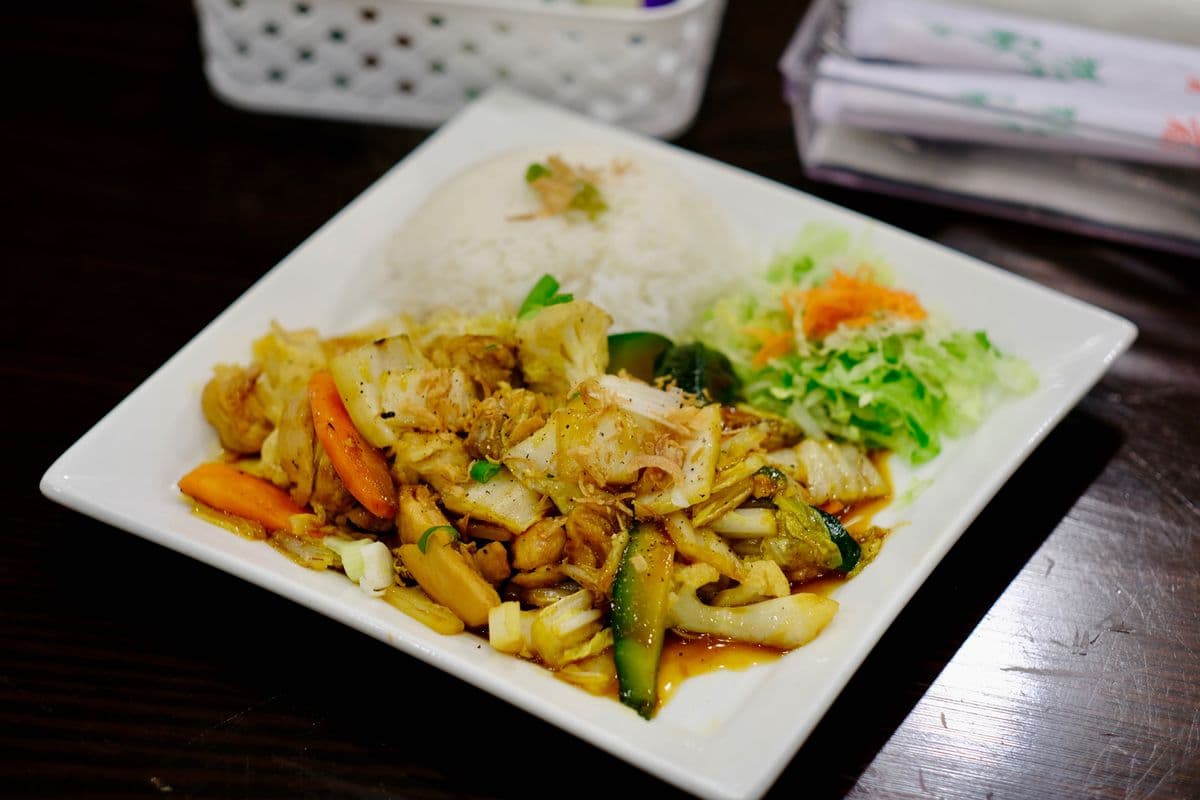 66. Chicken Stir Fry / GÀ XÀO CẢI