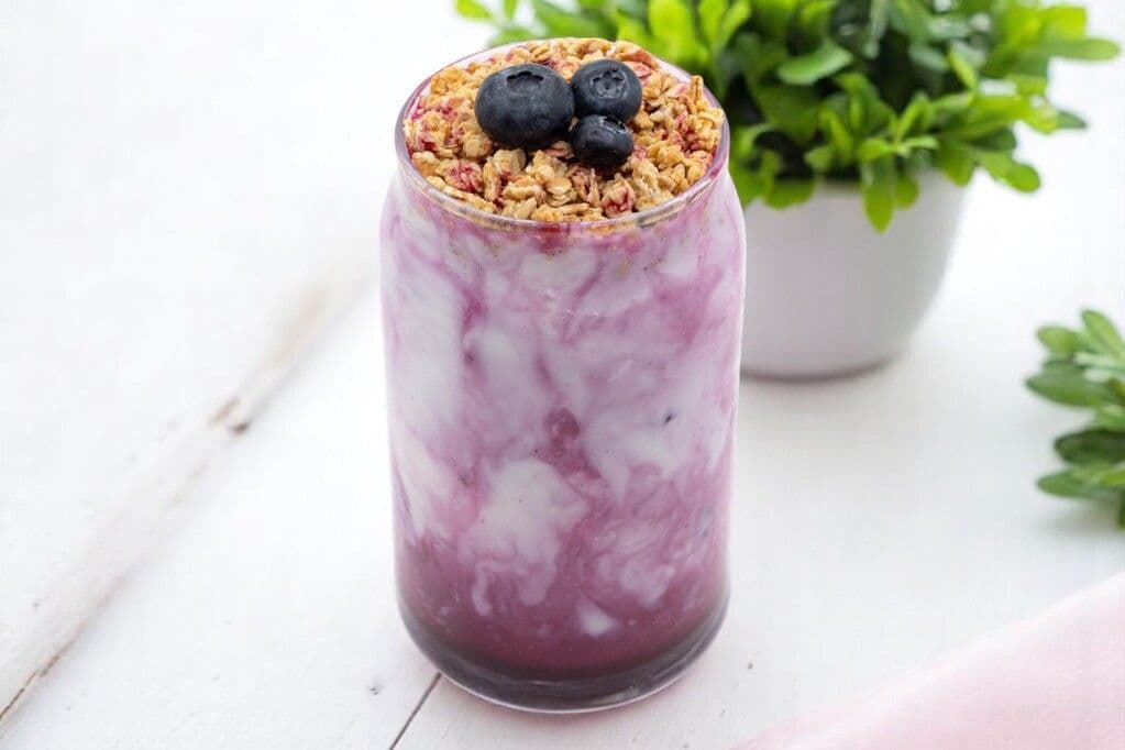 COLD DESSERTS - BLUEBERRY YOGURT GRANOLA PARFAIT