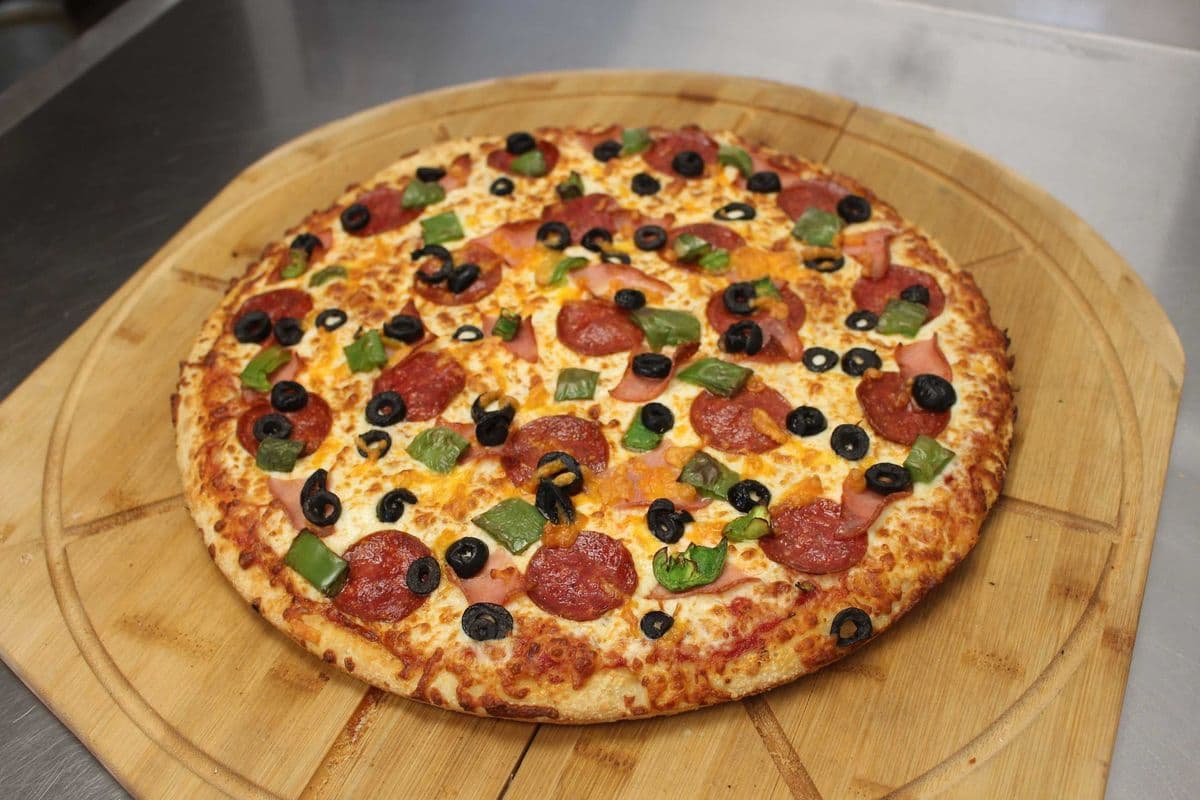 Deluxe Pizza (Halal)