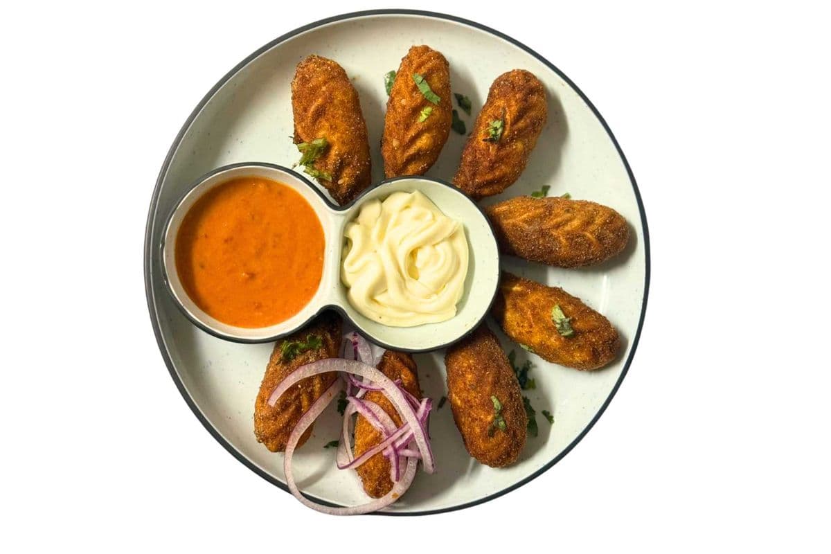 Kurkure Corn n Cheese Momos (8 Pcs)