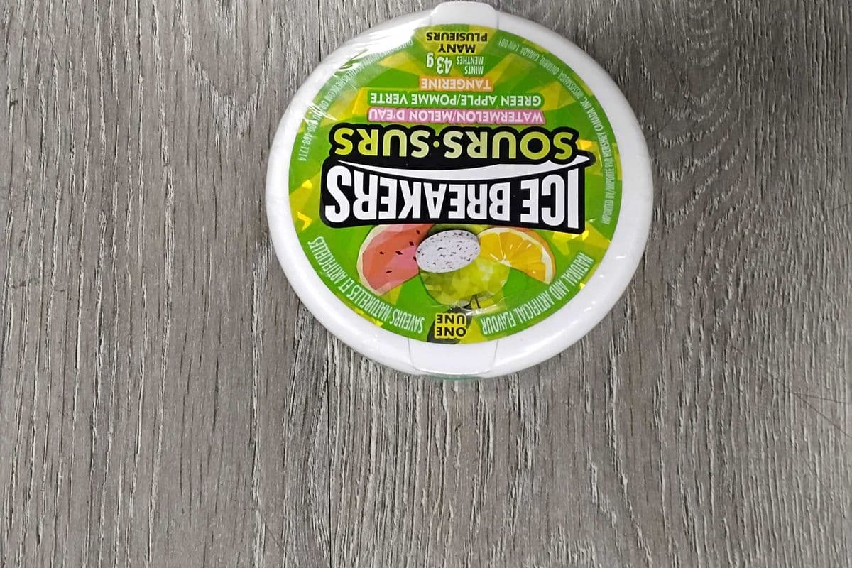 Ice breakers sours with watermelon, green apple, tangerine (43g)