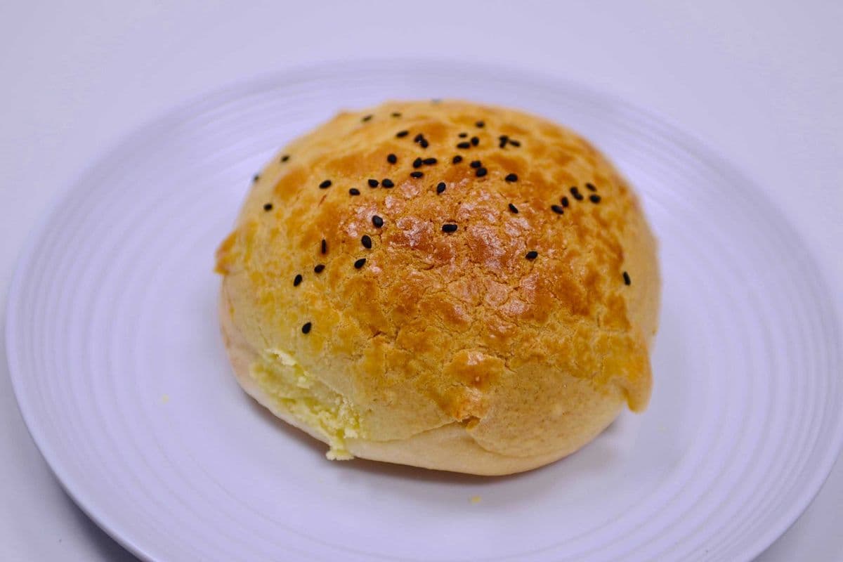 Red Bean Pineapple Bun
