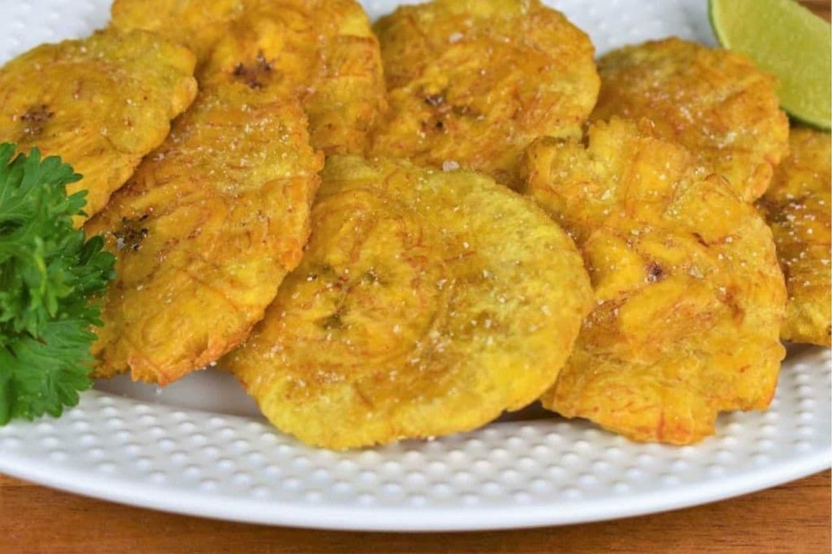 Combo #5 - Patacones Lgr/cheese con 1 Soft Drink