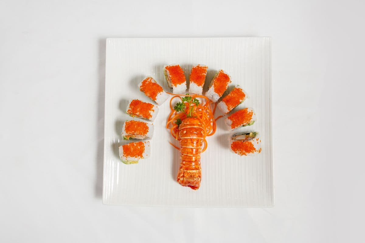 68. Lobster Roll (Giant Size) (10 pcs)