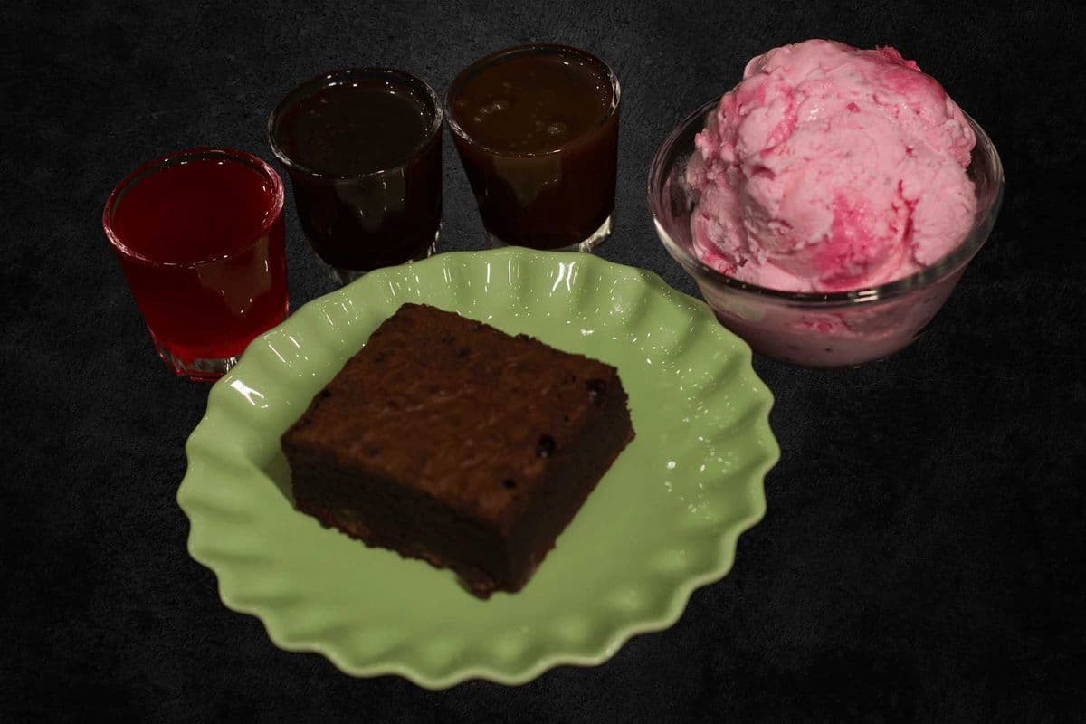 Hot Brownie with Strawberry Ice Cream