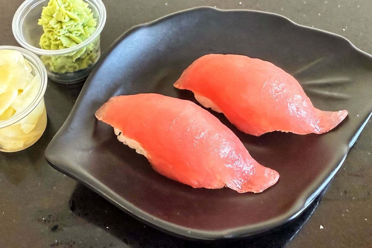 T2. Tuna Sushi (2 pc)