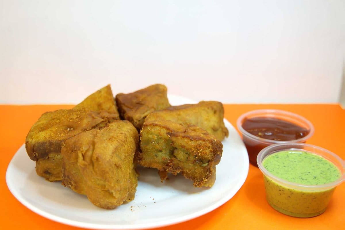 Bread Pakore (2 pcs)