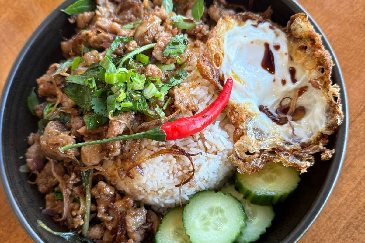 Pork pad kra pao (Basil Pork)