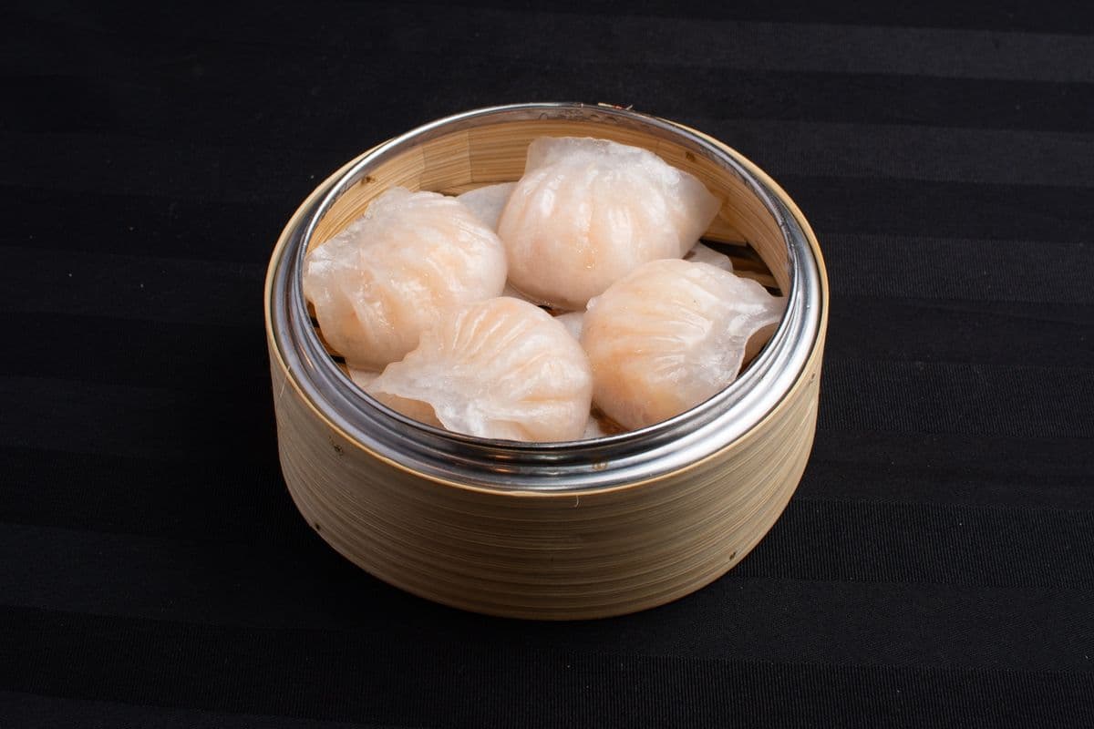 D1. Steam Shrimp Dumplings (水晶蝦餃)