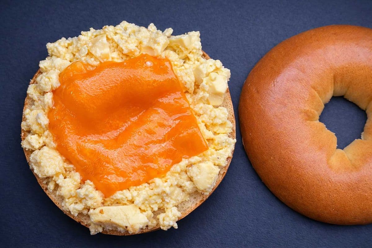 EGGS & CHEESE Bagel