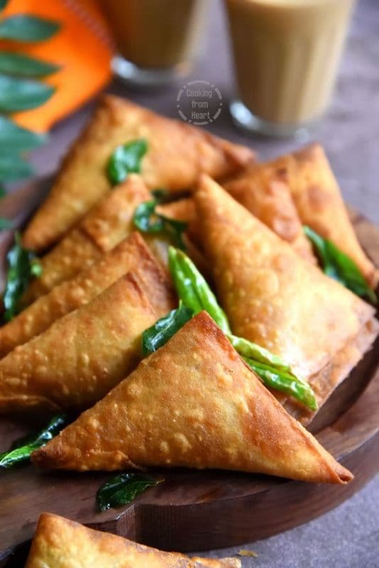 Onion Samosas (4pcs)