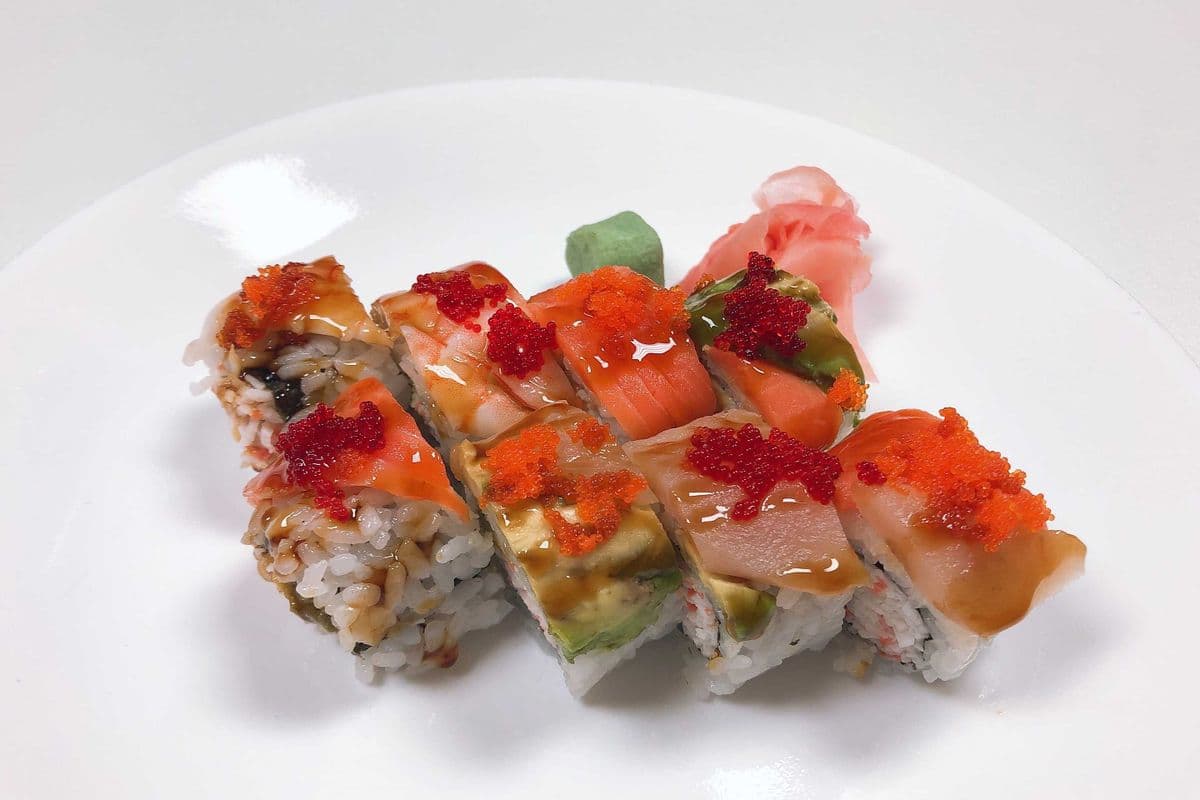 Rainbow Roll (8pcs)