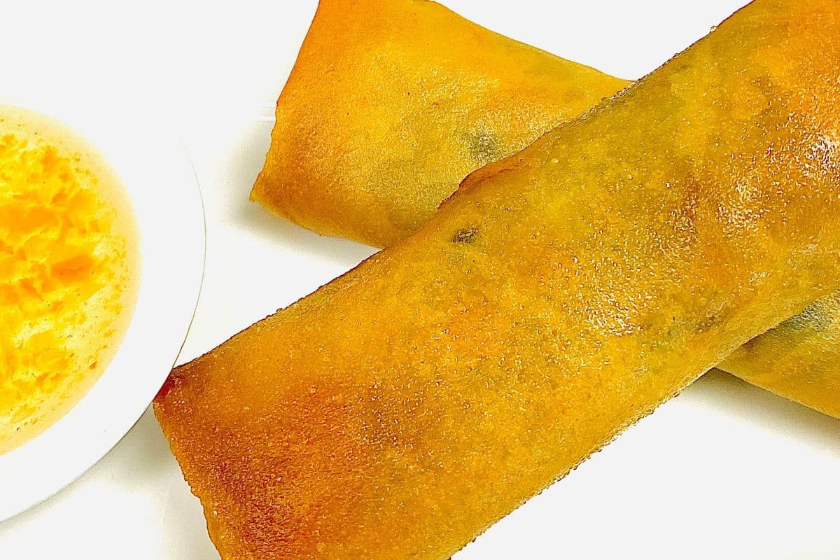 A1. Crispy Spring Rolls (2 pcs)