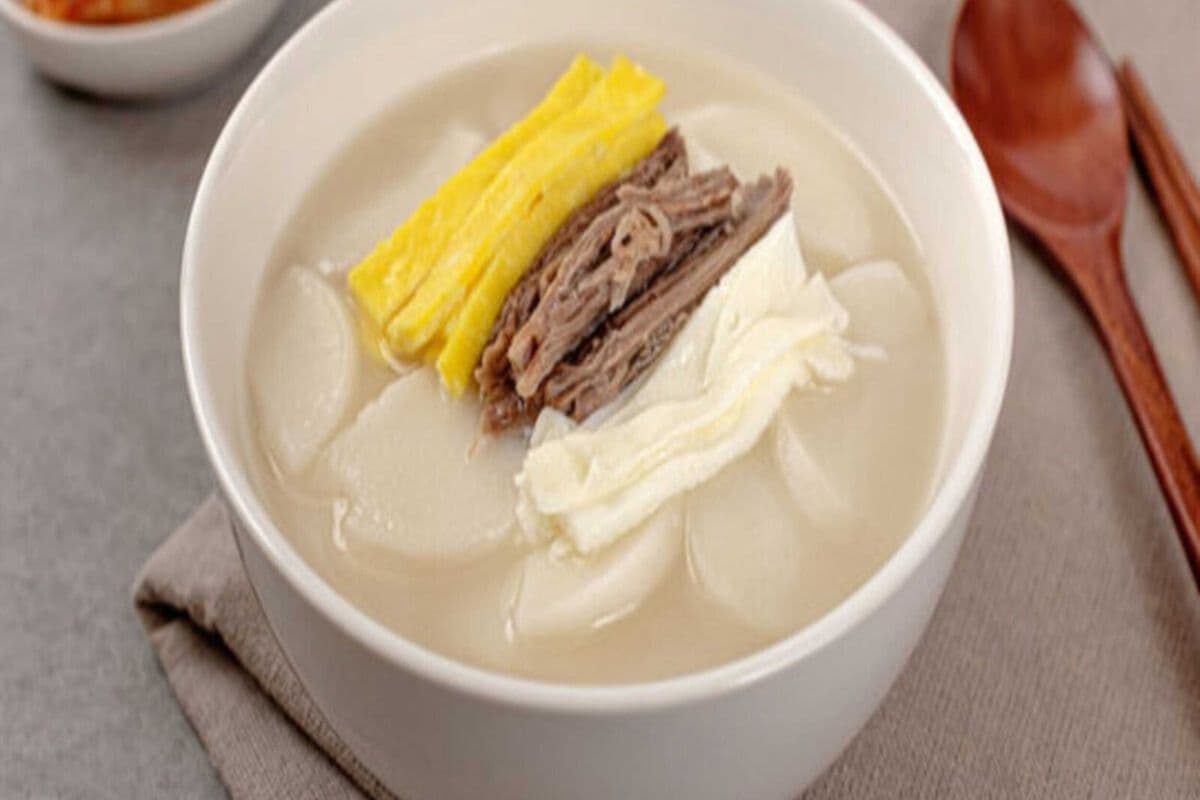 Rice Cake Dumpling Soup